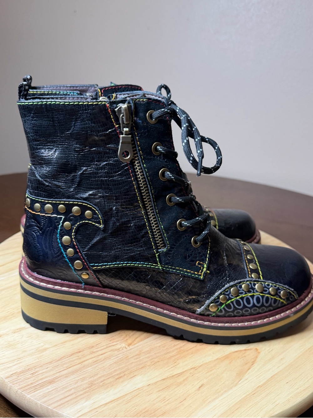 L'artiste Women’s Rugup Stunning Leather Boots